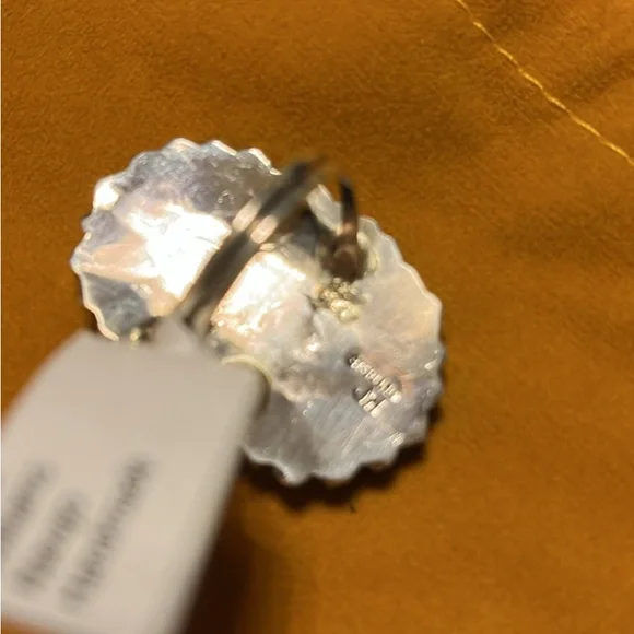 Handmade native turquoise ring by Juliana Williams - Picture 3 of 3